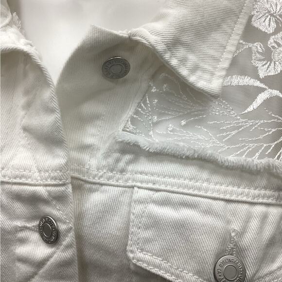 Upcycled 
Size XL White Jacket - Picture 4 of 5